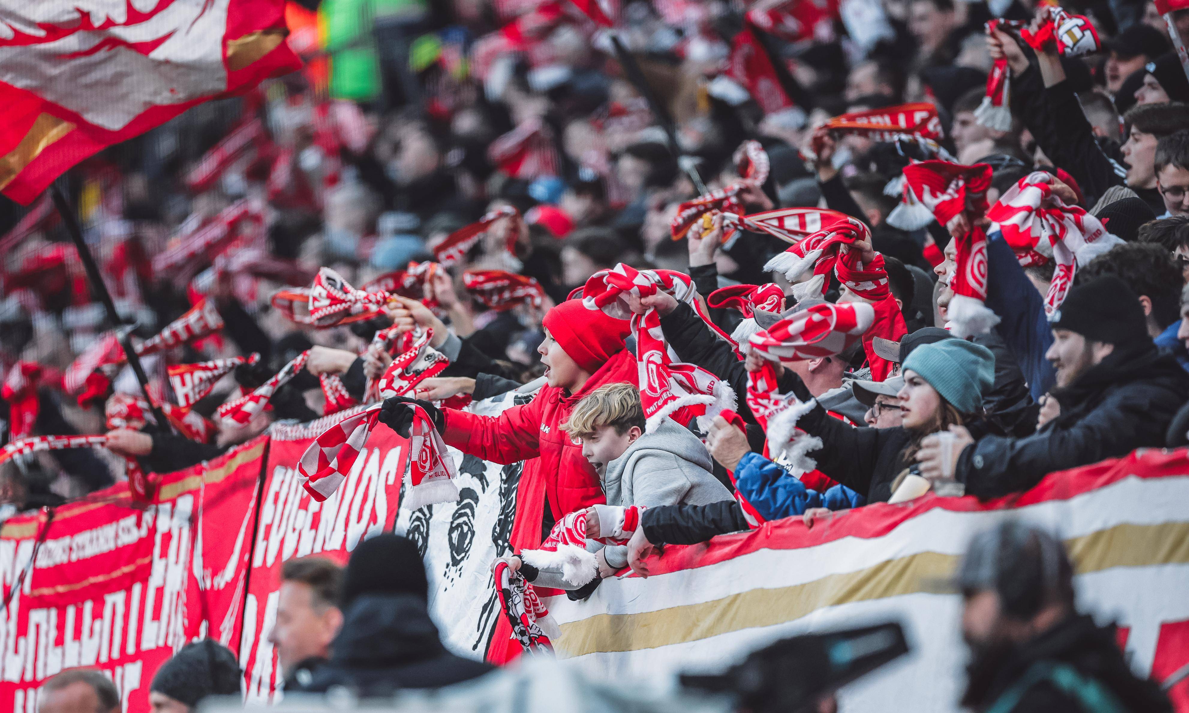 九游体育-今夜欧联焦点战;曼联主帅复盘;态度坚定;赛程密集仍需轮换的简单介绍-九游体育